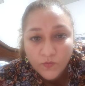 Meet your Posher, Juana iselda